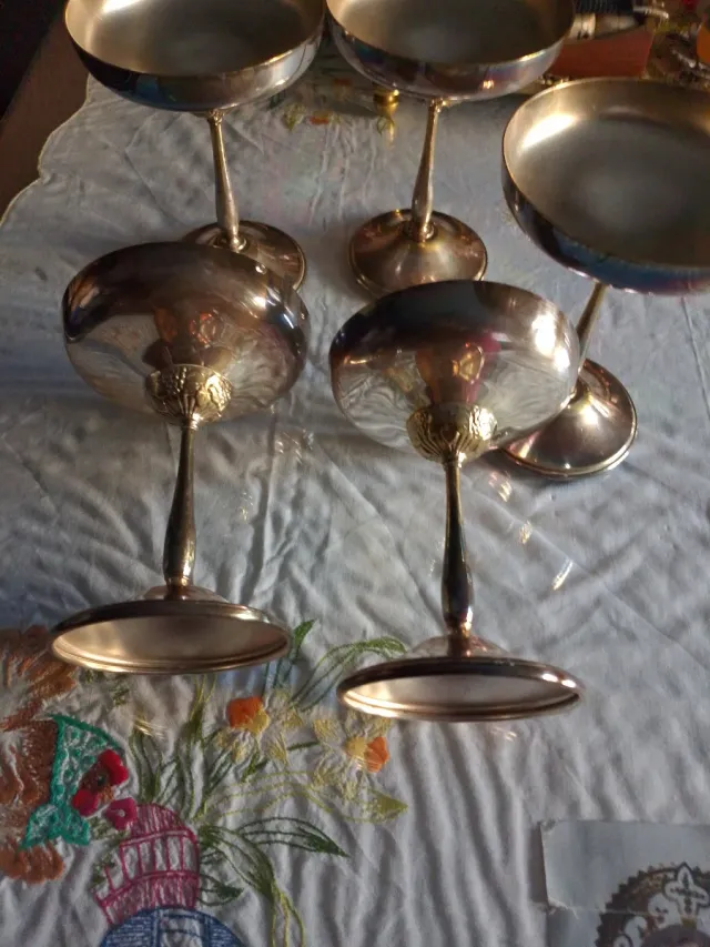 Lotto 5 antiche coppe in metallo