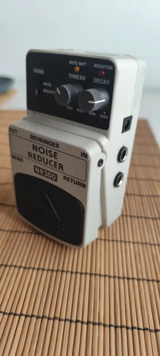 Behringer NR300 Noise Reducer Pedal
