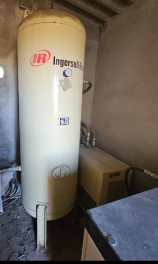 Compresor de tornillo Ingersoll Rand