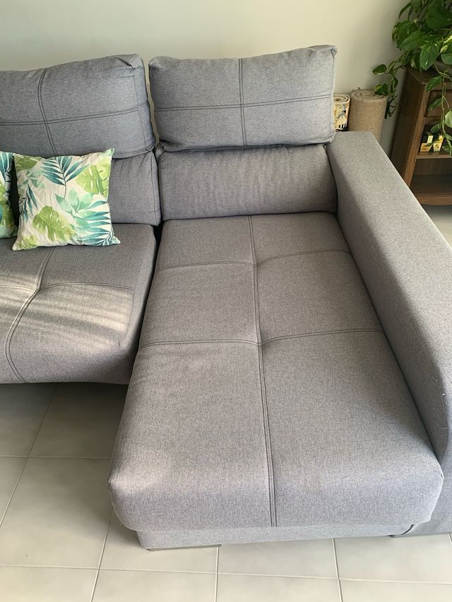 Sofá chaise longue Jysk gris tela muy buen estado