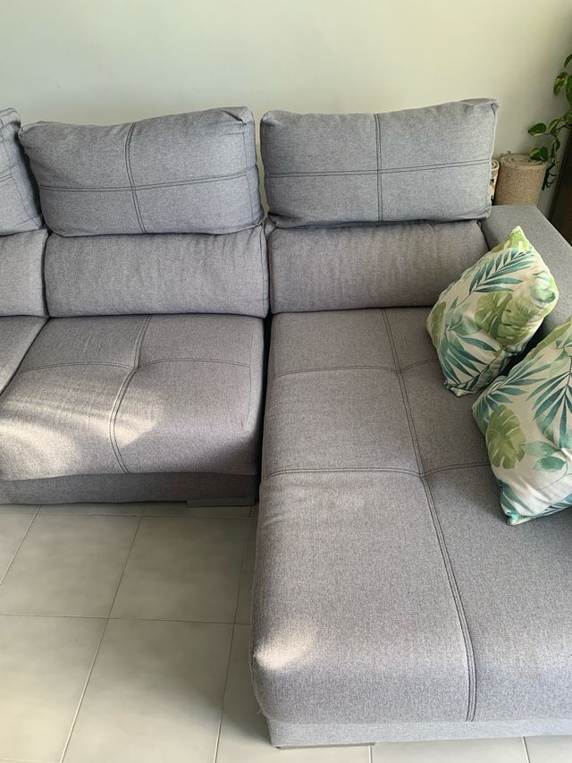 Sofá chaise longue Jysk gris tela muy buen estado