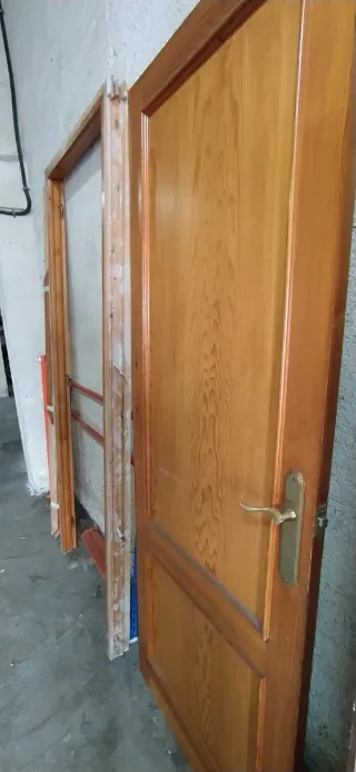 Puerta de pino rústica 70cm con premarco