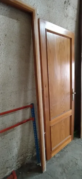 Puerta de pino rústica 70cm con premarco