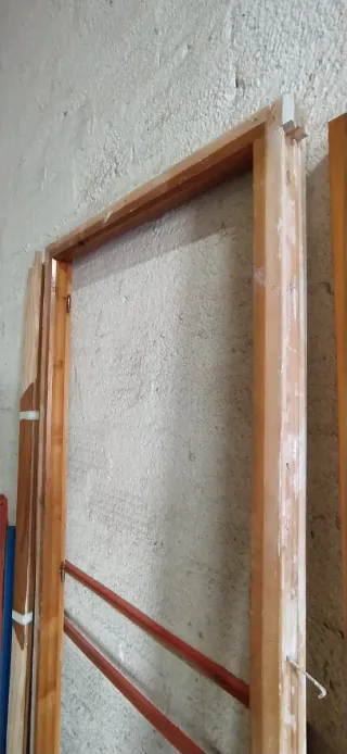 Puerta de pino rústica 70cm con premarco