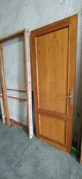 Puerta de pino rústica 70cm con premarco