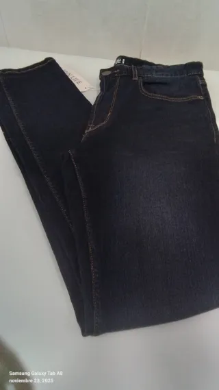 Pantalón vaquero chico ..sin estrenar!