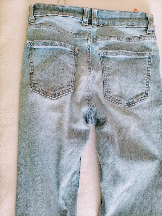 Pantalón vaquero Bershka desgastado azul