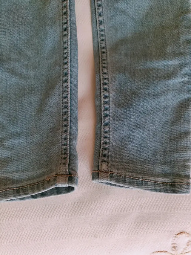 Pantalón vaquero Bershka desgastado azul