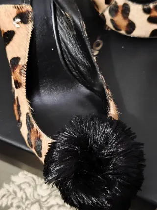 Zapatos Martinelli Animal Print con Pompón