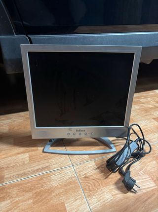 Monitor Belinea Plata y Negro