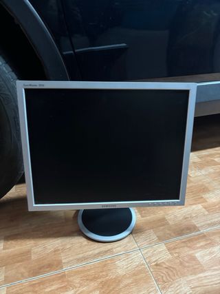 Monitor Belinea Plata y Negro