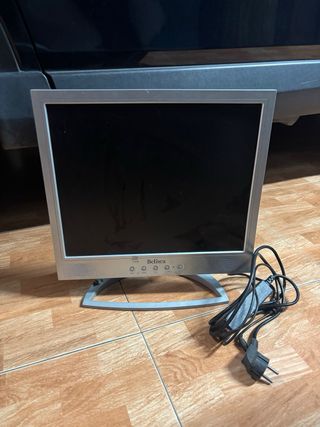 Monitor Belinea Plata y Negro