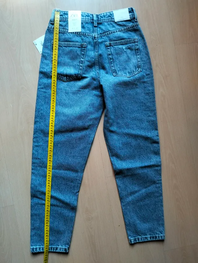 Vaqueros Zara Mom Fit Talla 34
