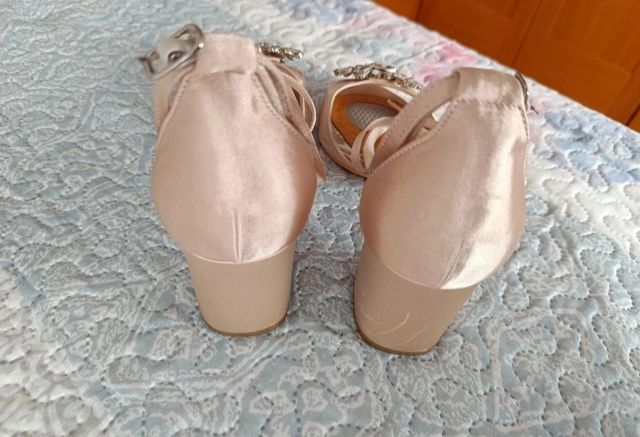 Sandali dorati e argentati con strass