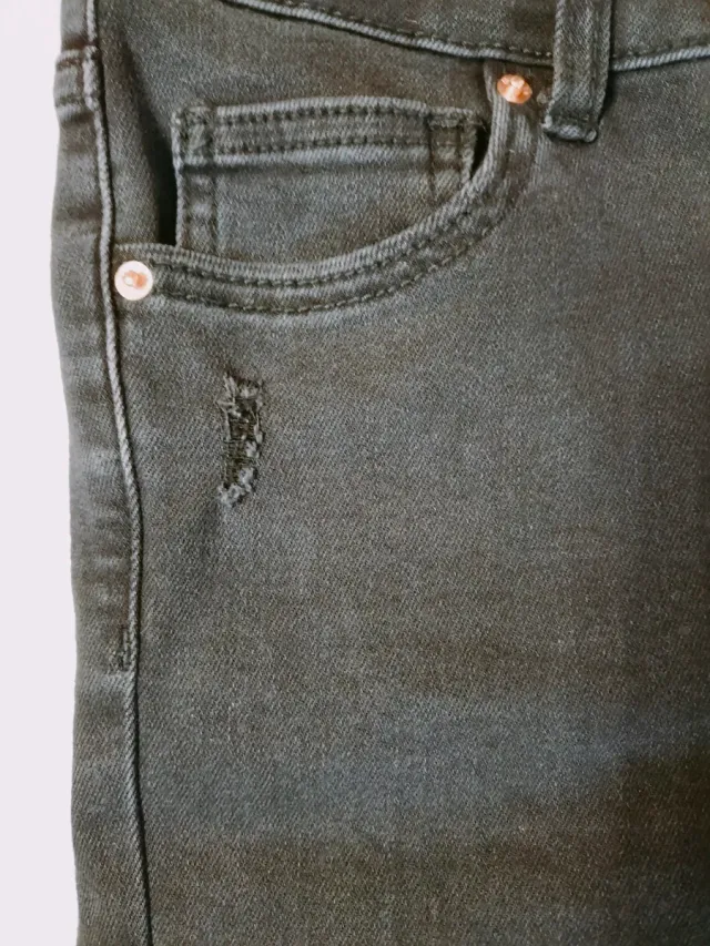 Vaqueros negros pitillo rotos