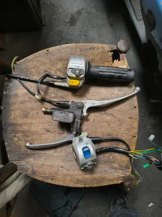 Coppia commutatori devio luce Yamaha Why 50