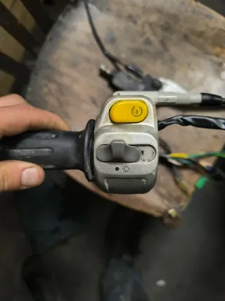 Coppia commutatori devio luce Yamaha Why 50