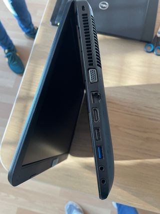 Portátil Toshiba C850 i3 12GB RAM