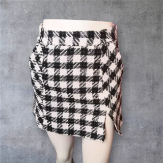 Falda Mini Cuadros Blanco y Verde Oscuro.