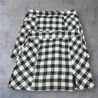 Falda Mini Cuadros Blanco y Verde Oscuro.