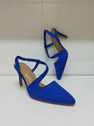 Zapatos de tacón azul Klein para fiesta