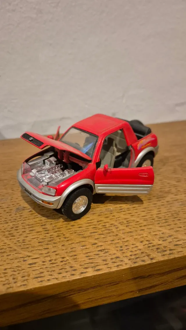 Giocattolio Toyota RAV4 Rosso