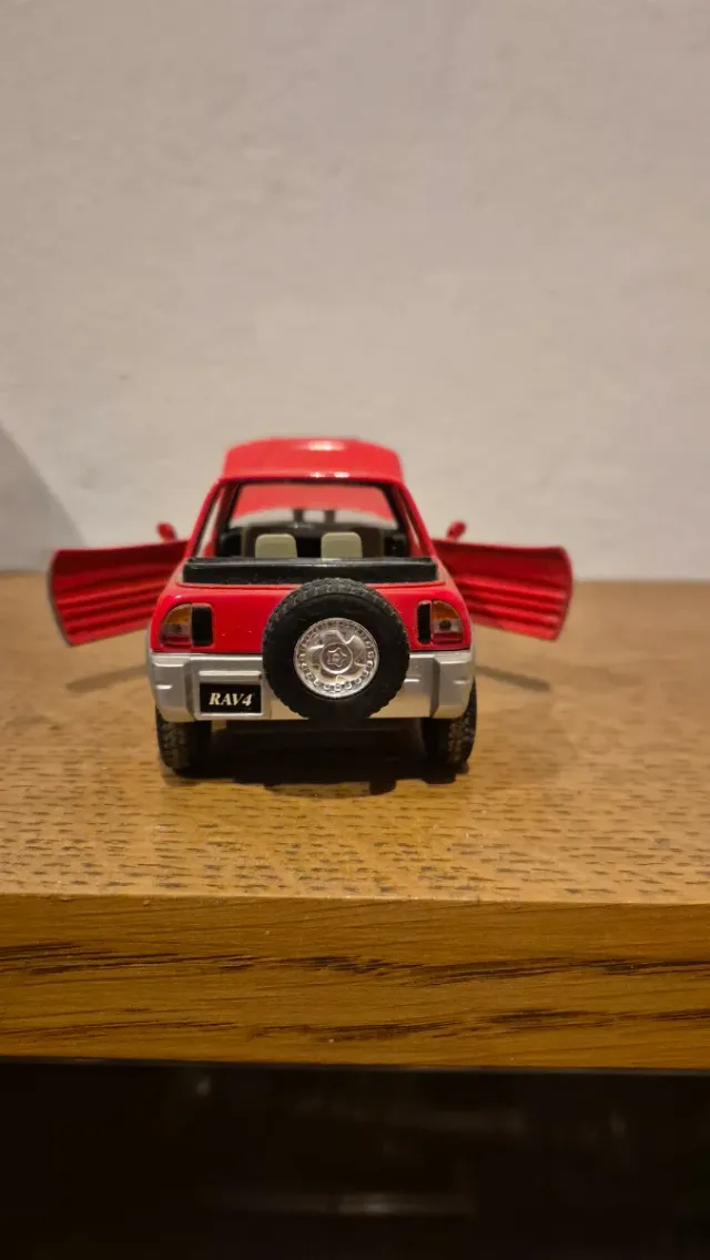 Giocattolio Toyota RAV4 Rosso