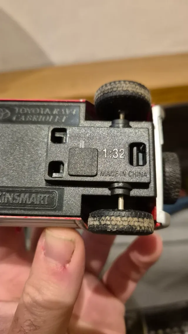 Giocattolio Toyota RAV4 Rosso