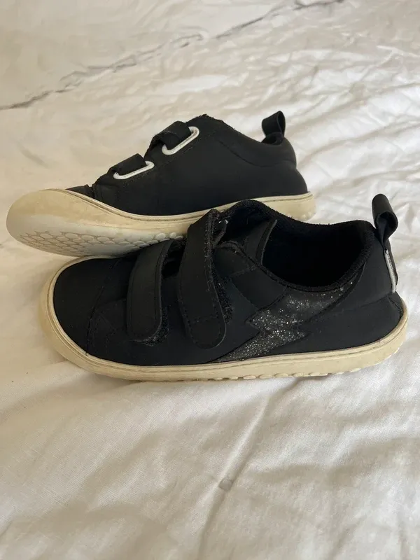 Zapatos Feroz + Regalo Zapatillas Barefoot. T32