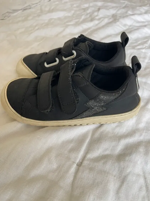 Zapatos Feroz + Regalo Zapatillas Barefoot. T32