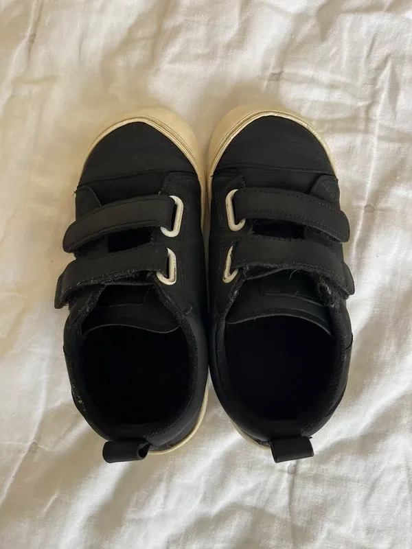 Zapatos Feroz + Regalo Zapatillas Barefoot. T32