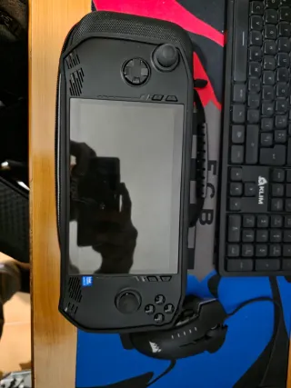 MSI Claw A1M Core Ultra 7