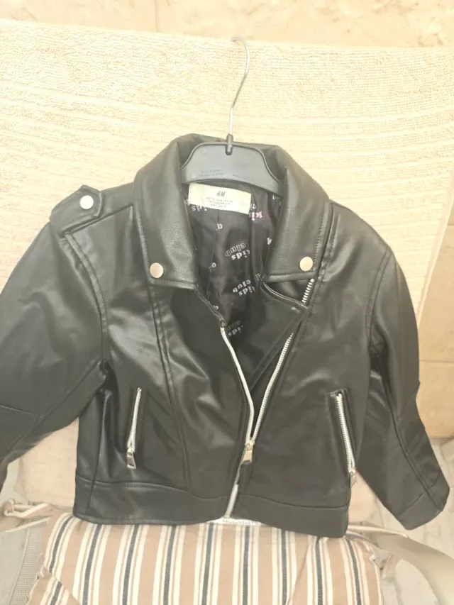 Chaqueta niña H&M efecto piel talla 6-7,como nueva