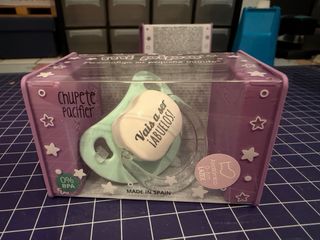 Chupetes anuncio embarazo a la familia.