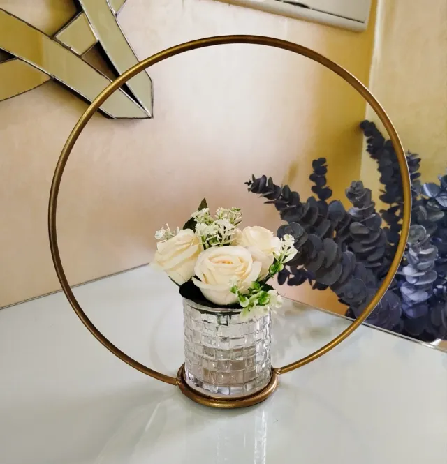 Decoración Aro Dorado con Jarrón Cristal
