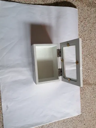 Scatola portaoggetti in legno con vetro