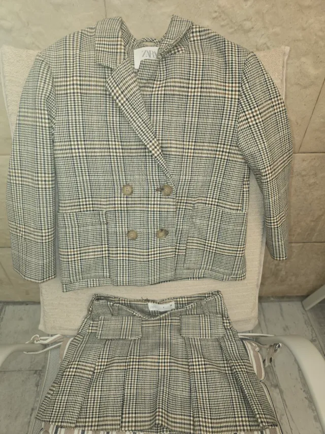 Traje Falda y Americana Zara Talla 6