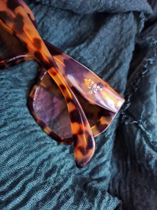 Occhiali da sole Prada tartarugati esagonali