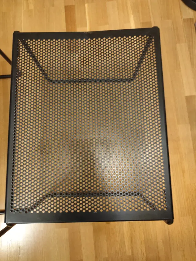 Mesas aninhadas metálicas pretas