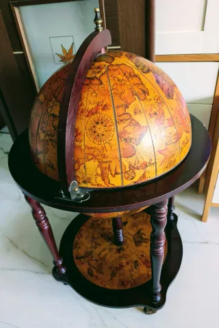 Mueble Botellero Globo Terráqueo