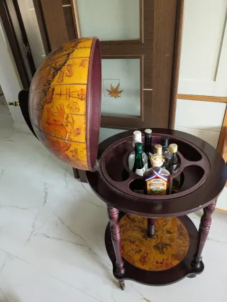 Mueble Botellero Globo Terráqueo