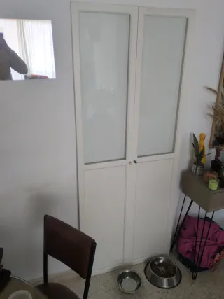 Puertas correderas o bisagras de cristal Ikea