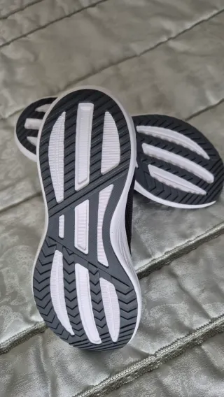 Zapatillas John Smith Negras y Blancas