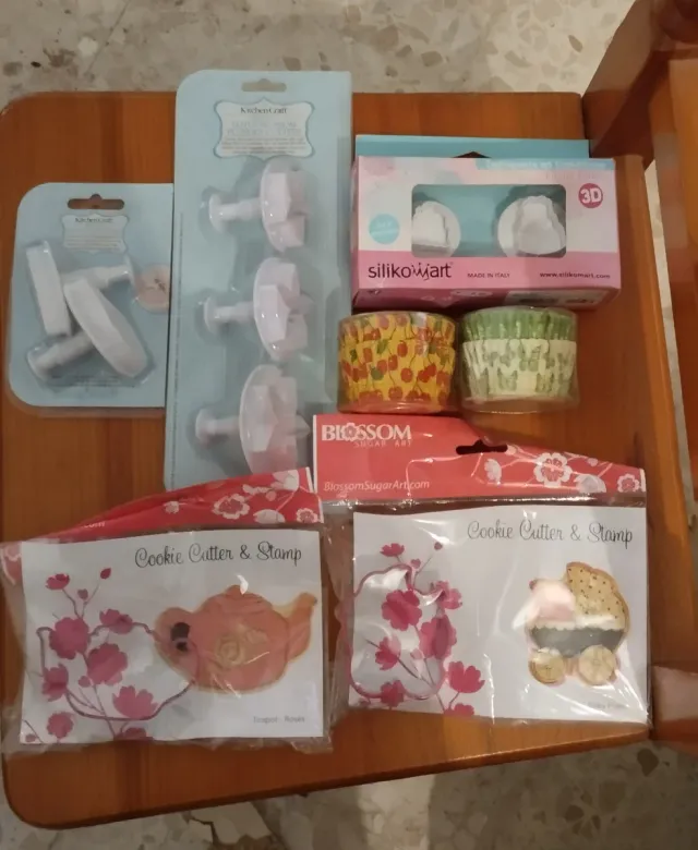 Lote repostería: cortadores y moldes 10€ todo