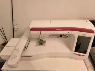 Bordadora Brother Innovis V3 - Casi Nueva