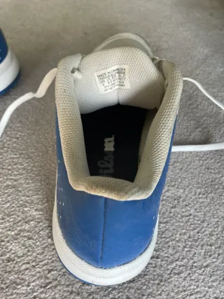 Zapatillas de tenis Wilson blancas y azules