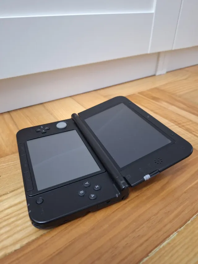Nintendo 3DS XL