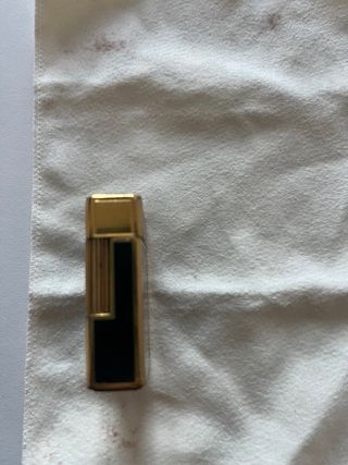 Accendino S.T. Dupont oro e nero