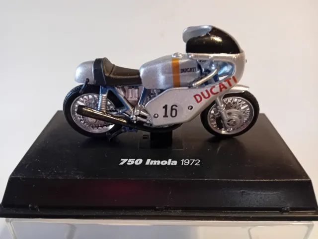 Maquetas Motos Ducati 1/32 (3 uds)