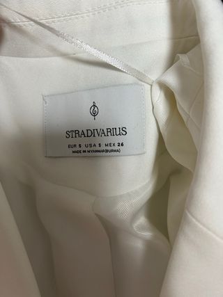Americana blanca Stradivarius